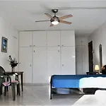 Studio Climatise Avec Parking, Terrasse Au Lavandou - Fr-1-251-167 아파트 르 라방두